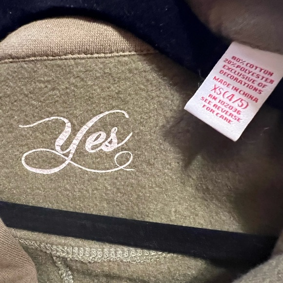 EUC 4 pieces of girls clothing Size XS 4/5 Levi’s & YES - Picture 6 of 15